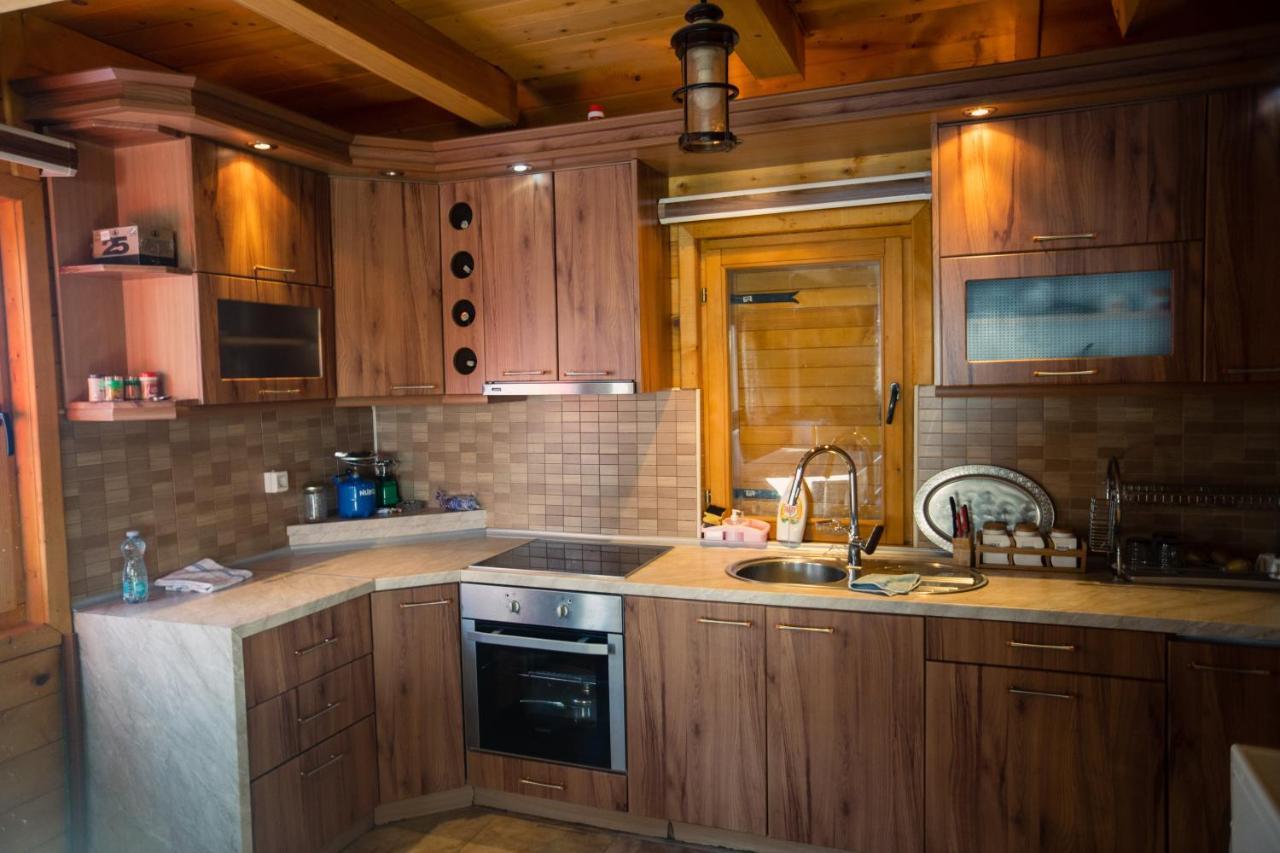 Villa Route Rugove Peja Exteriör bild
