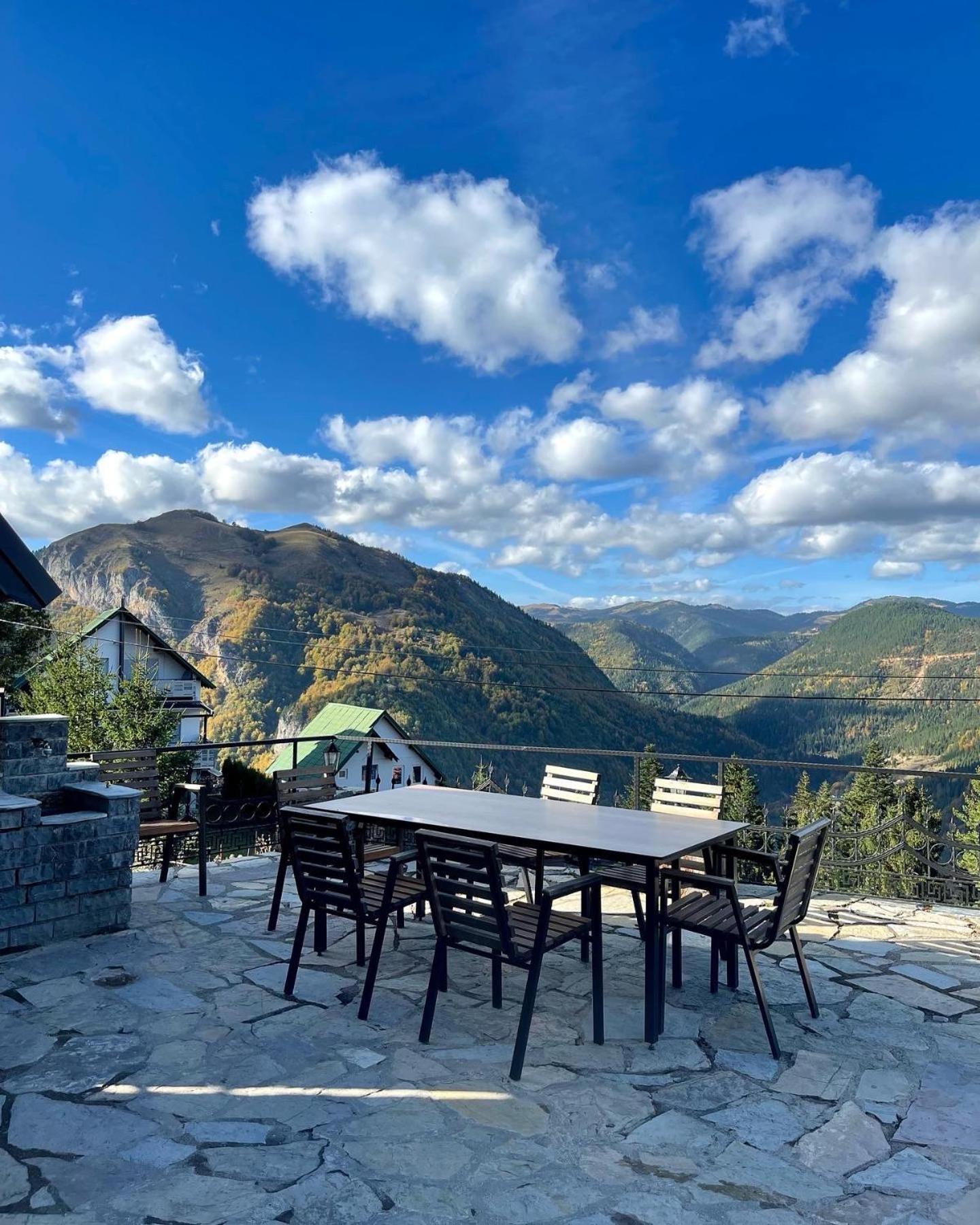 Villa Route Rugove Peja Exteriör bild