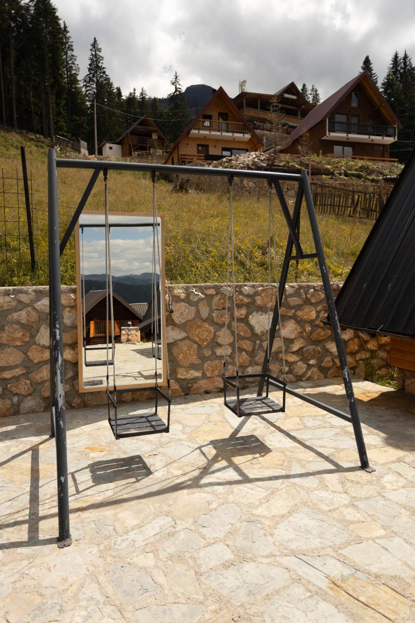 Villa Route Rugove Peja Exteriör bild