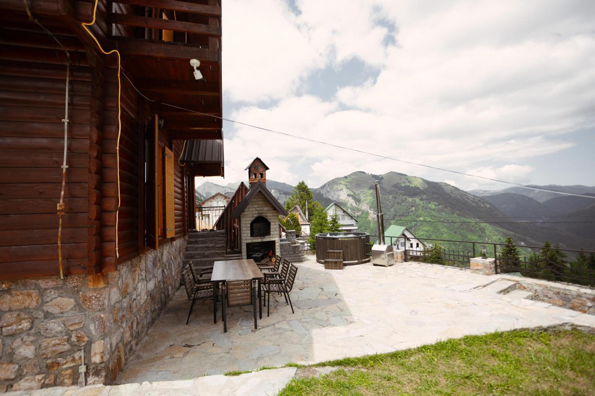Villa Route Rugove Peja Exteriör bild